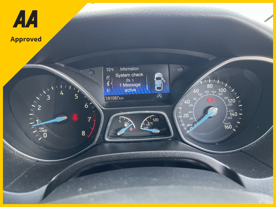 2016 Ford Focus - image 5