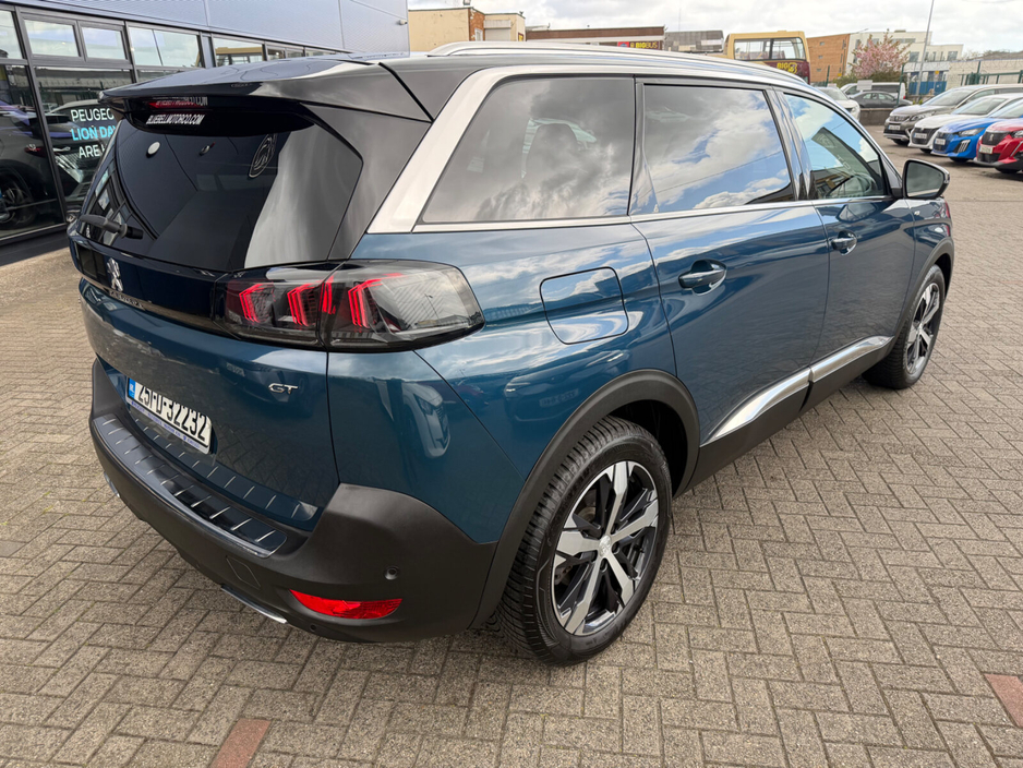 2025 Peugeot 5008 - image 10