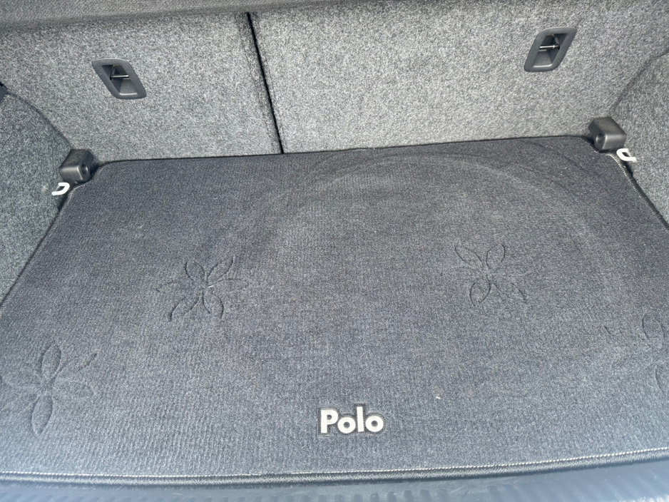 2015 Volkswagen Polo - image 17