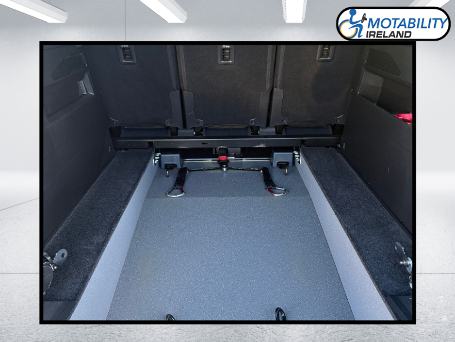 2024 Peugeot Rifter - image 8