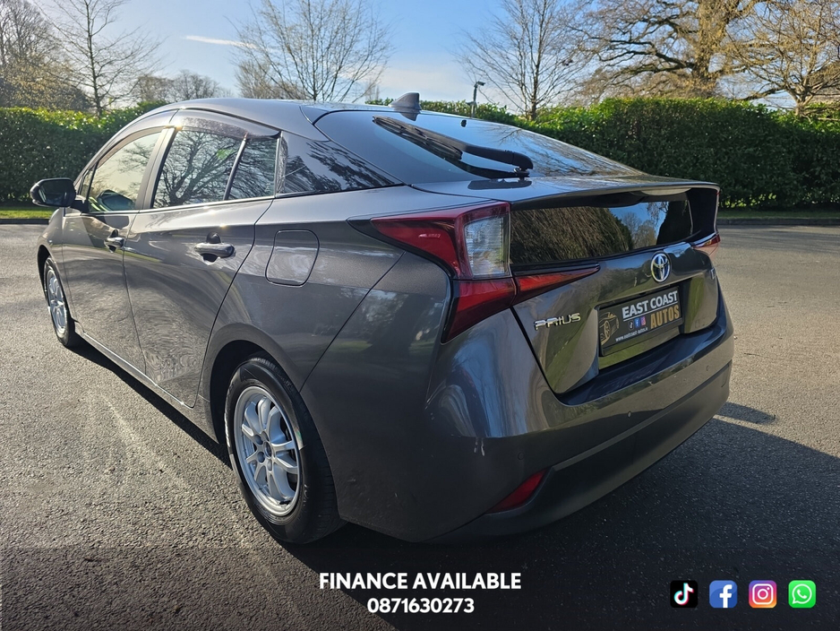 2020 Toyota Prius - image 10