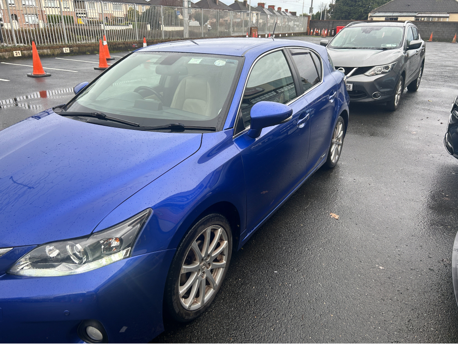 2011 Lexus CT 200 h CT 200H AUTOMATIC///LOVELY BEIGE LEATHER WITH HEATED SEATS///SAT NAV///REVERSE CAMERA///NCT AND LOW TAX JUST 190 EUROS////LOVELY CAR FOR THE MONEY €6,999