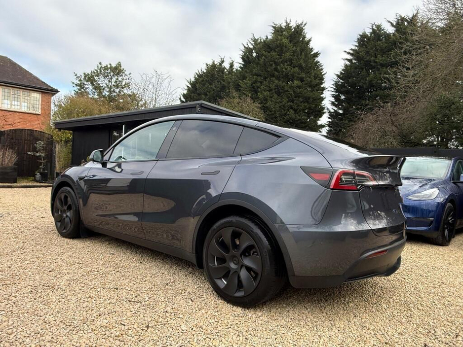 2024 Tesla Model Y Y RWD 420KM RANGE €36,950