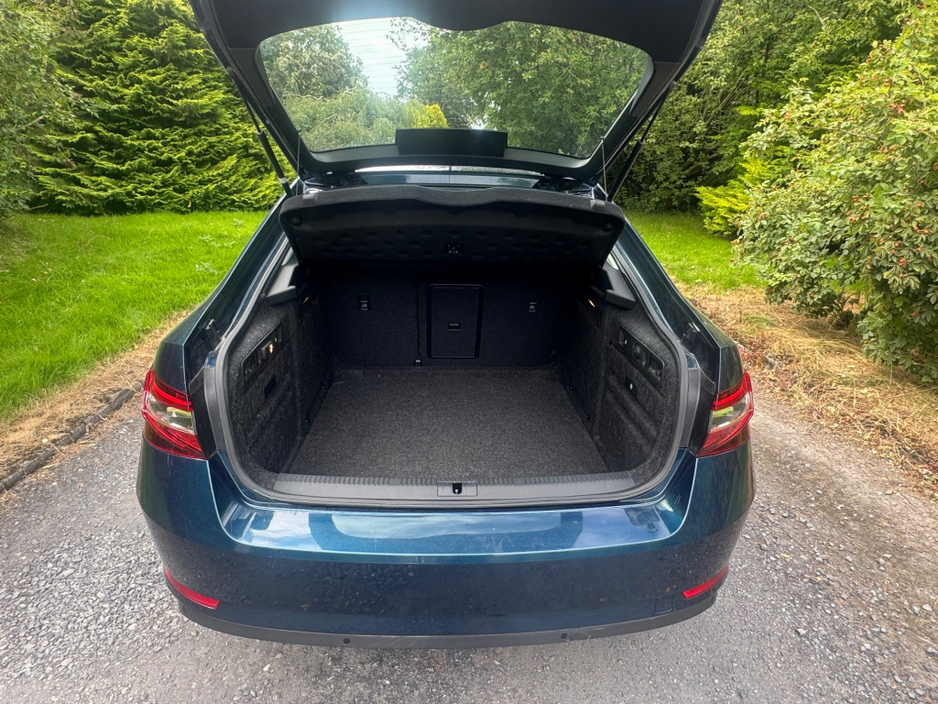 2019 Skoda Superb AMBITION 2.0 TDI 150HP 4DR €13,899