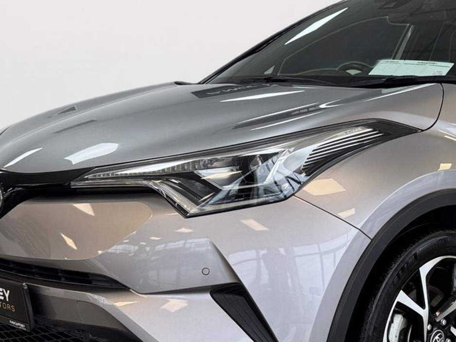 2018 Toyota C-HR - image 9
