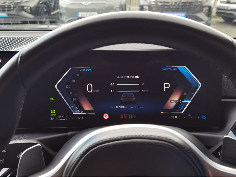 2022 BMW 3 Series - image 16