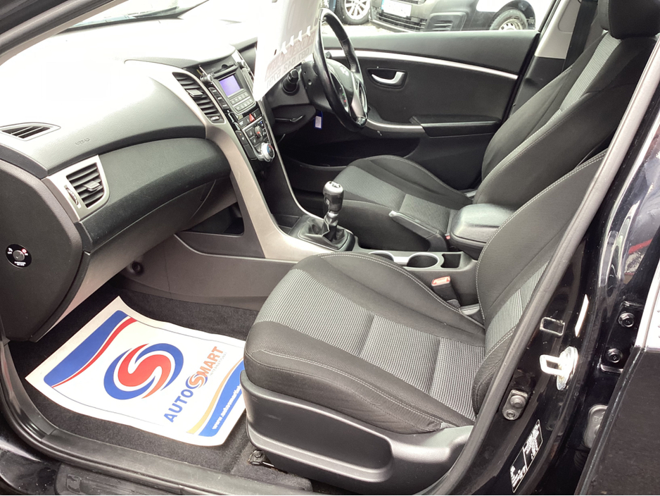 2013 Hyundai i30 - image 13