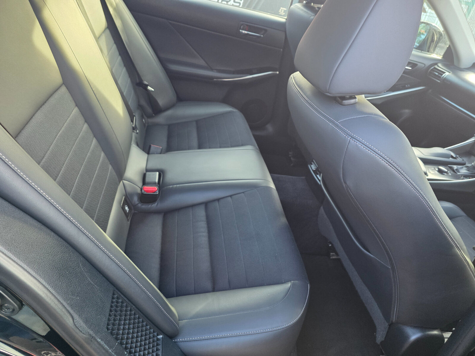 2014 Lexus IS 300 h 300h Eco €12,950