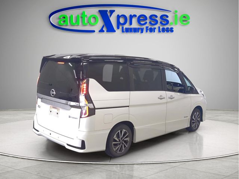 2020 Nissan Serena - image 3