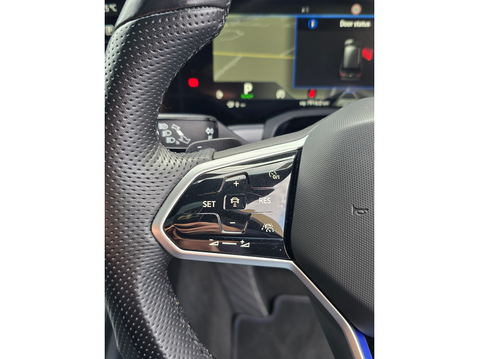 2023 Volkswagen Touareg 3.0TSI V6 R-LINE 462BHP 5DR LAPIZ BLUE +MAXTON KIT STUNNING! €67,950