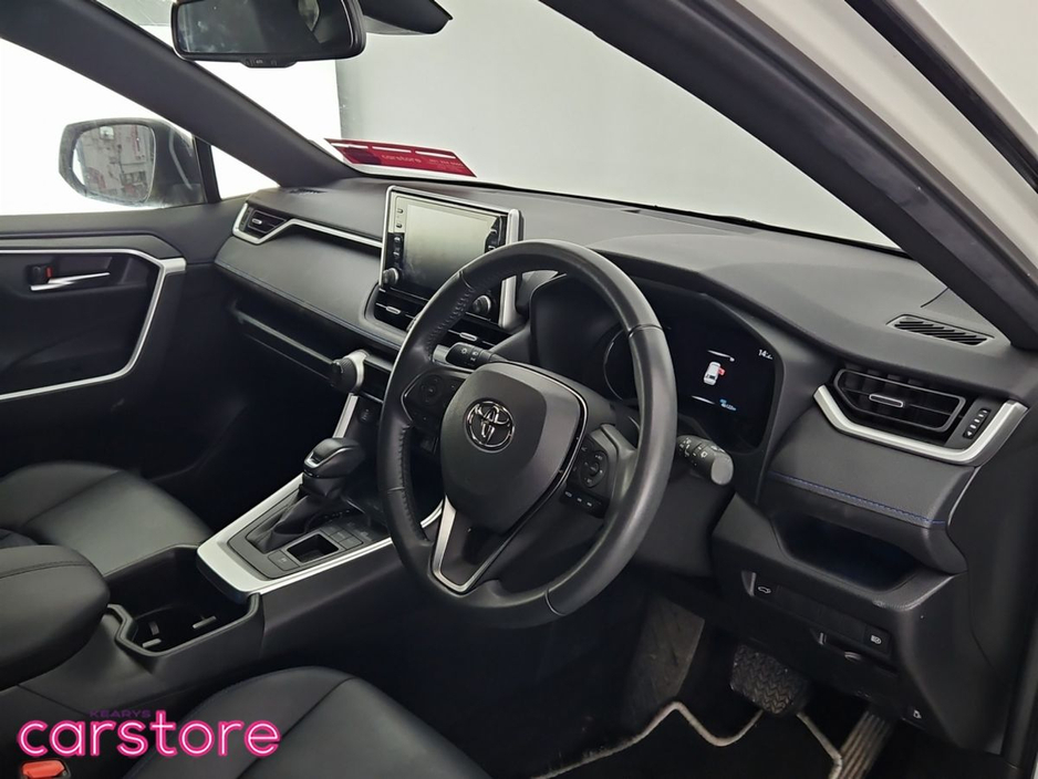 2022 Toyota Rav4 - image 9