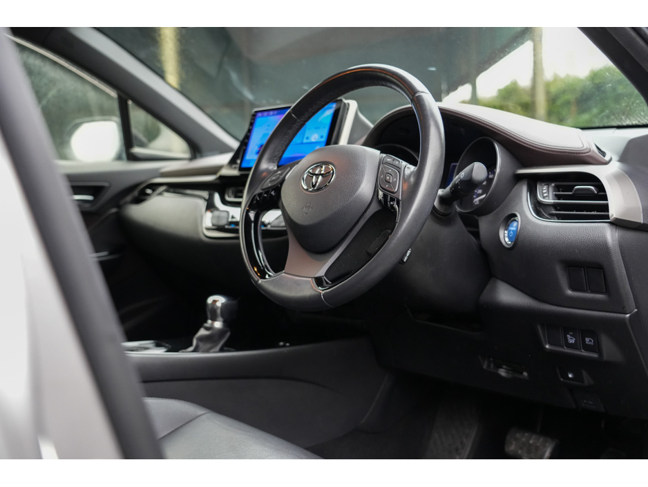 2019 Toyota C-HR - image 2