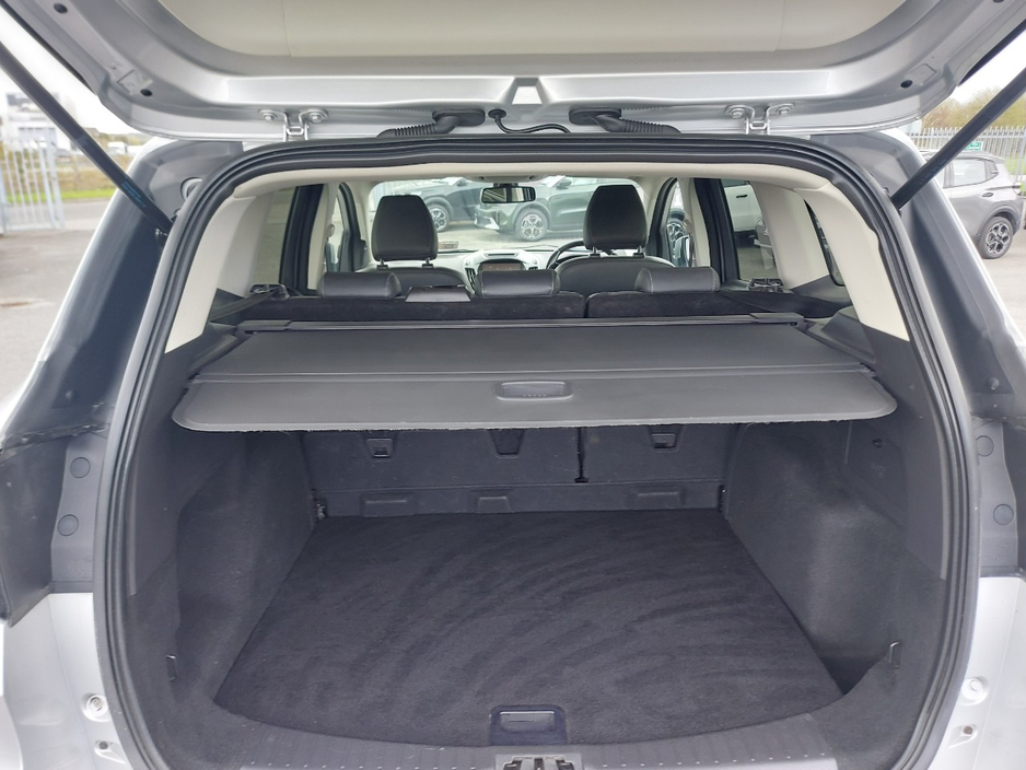 2017 Ford Kuga - image 13