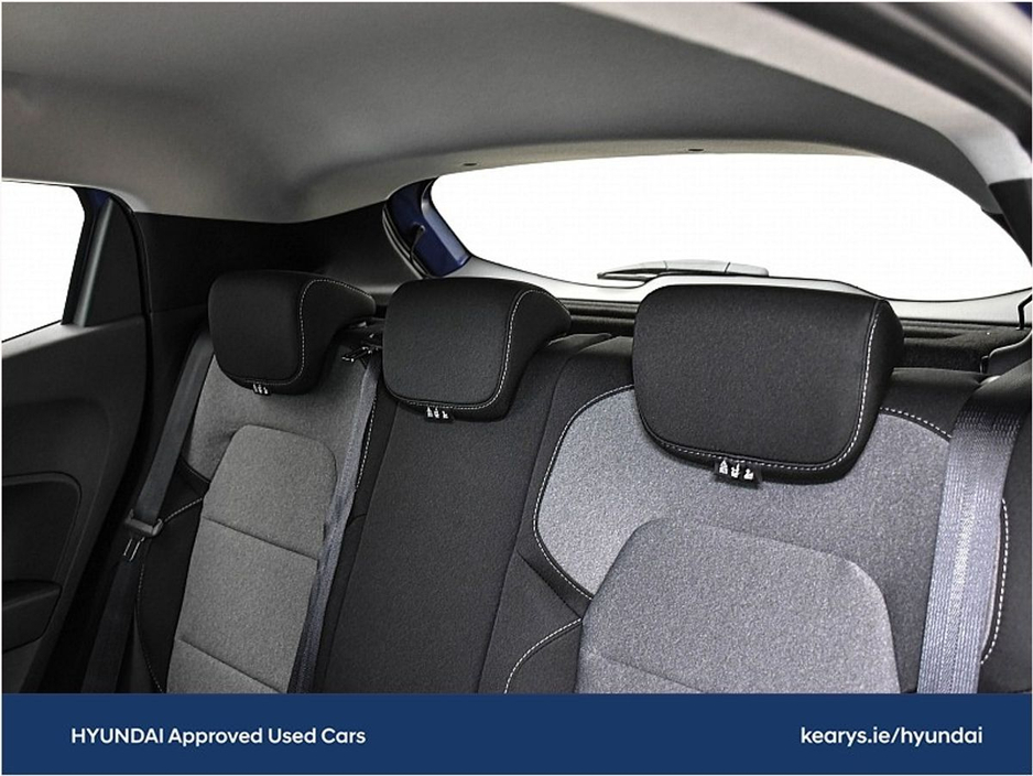 2025 Renault Clio - image 7