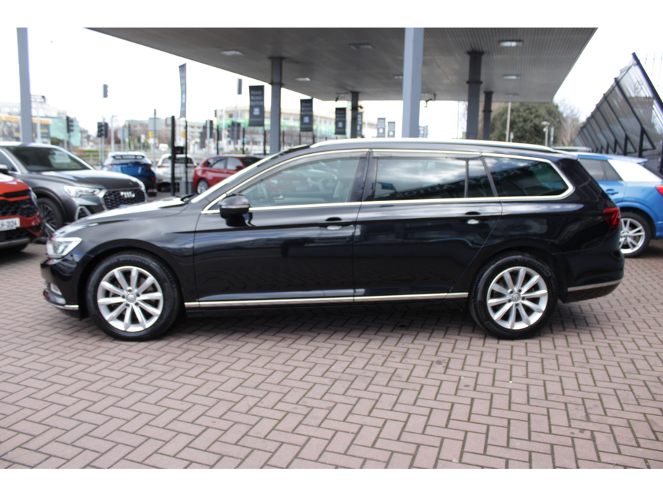 2018 Volkswagen Passat - image 7