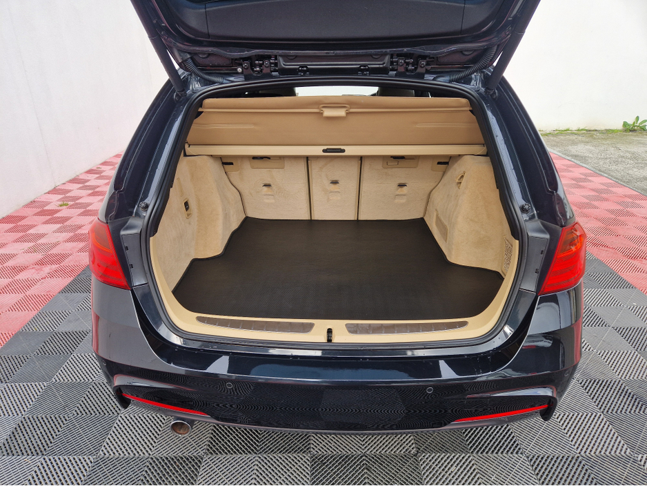 2013 BMW 3 Series - image 22