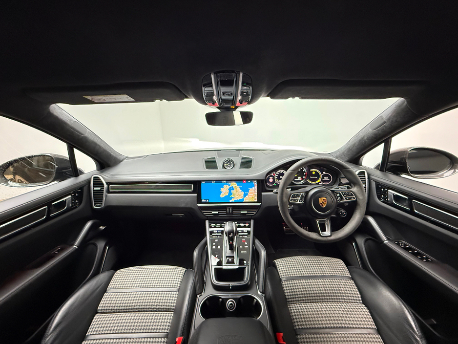 2021 Porsche Cayenne - image 11