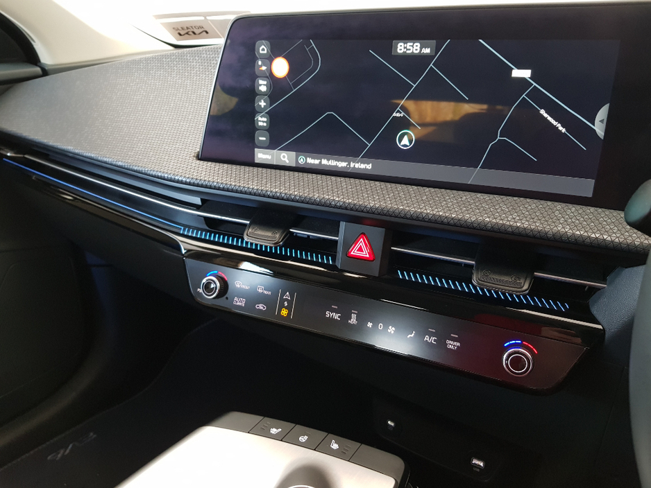 2022 Kia EV6 - image 9