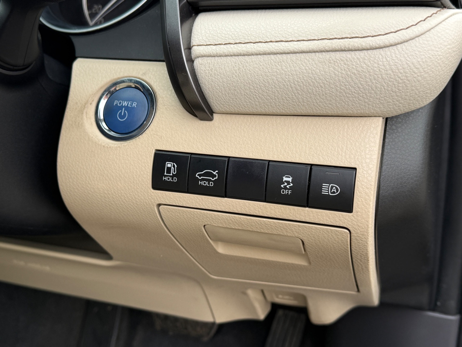 2021 Toyota Camry - image 21