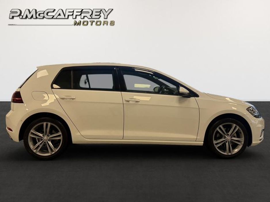 2019 Volkswagen Golf - image 4