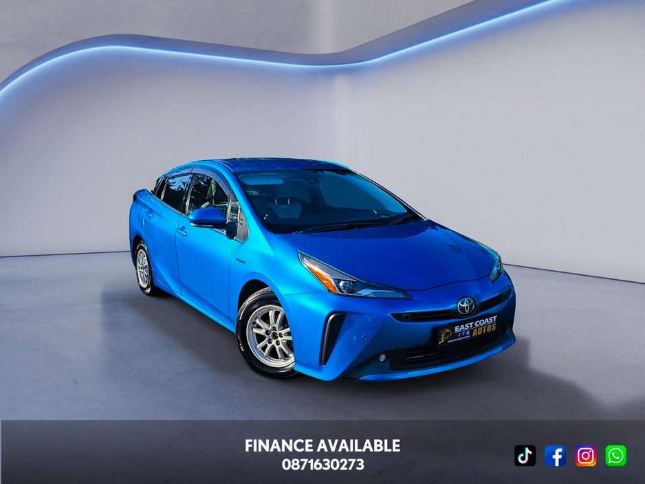 2020 Toyota Prius - image 2