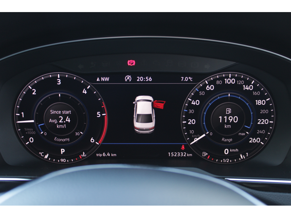 2018 Volkswagen Passat - image 12