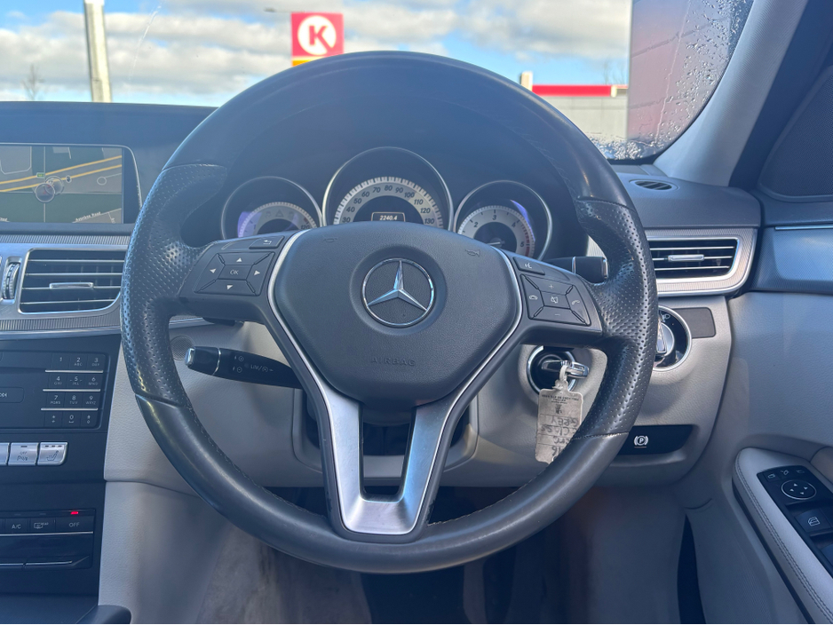 2016 Mercedes-Benz E Class - image 8