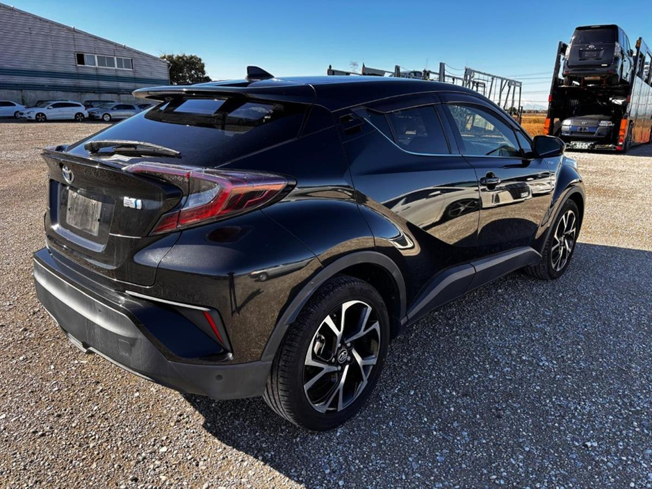 2017 Toyota C-HR - image 6