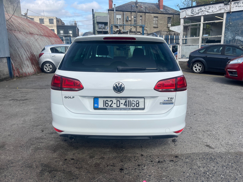 2016 Volkswagen Golf - image 4