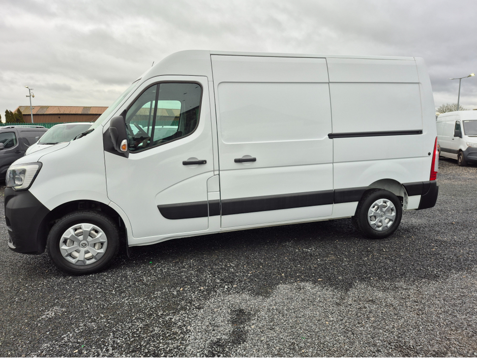 2022 Renault Master - image 5