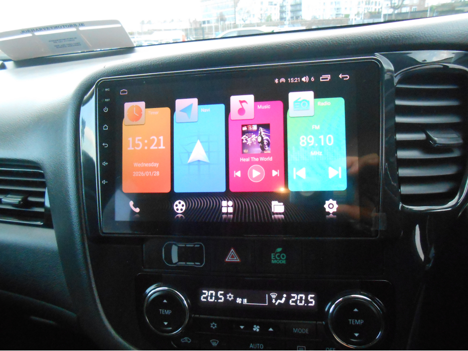 2017 Mitsubishi Outlander PHEV Intense €18,995