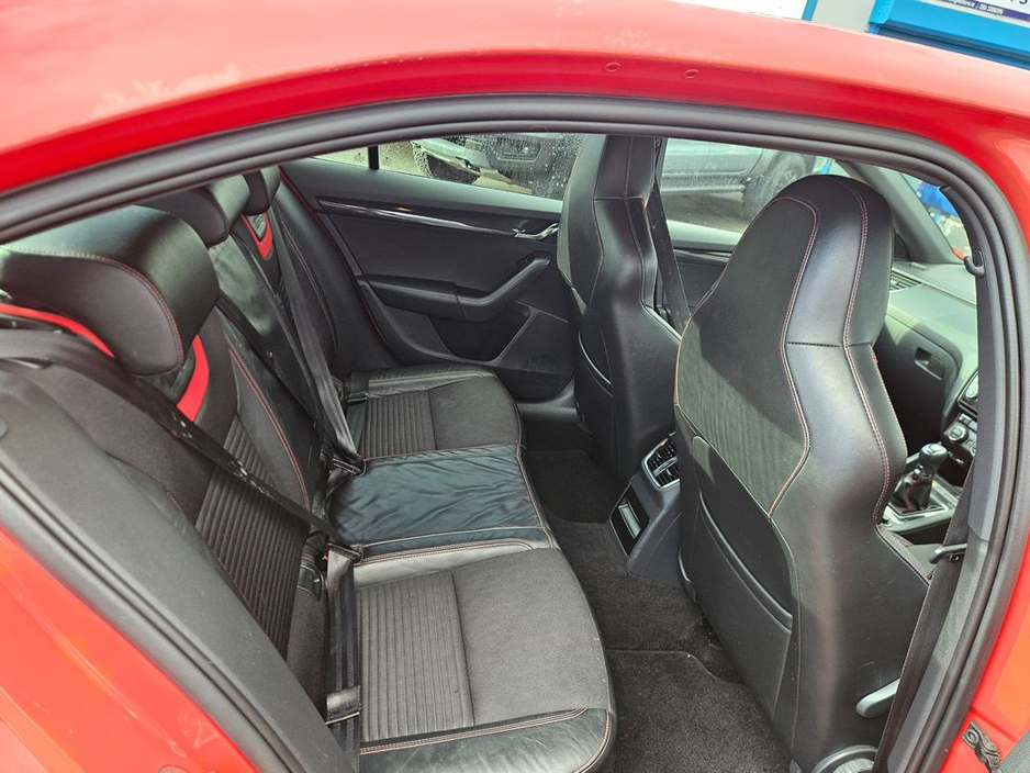 2016 Skoda Octavia - image 5