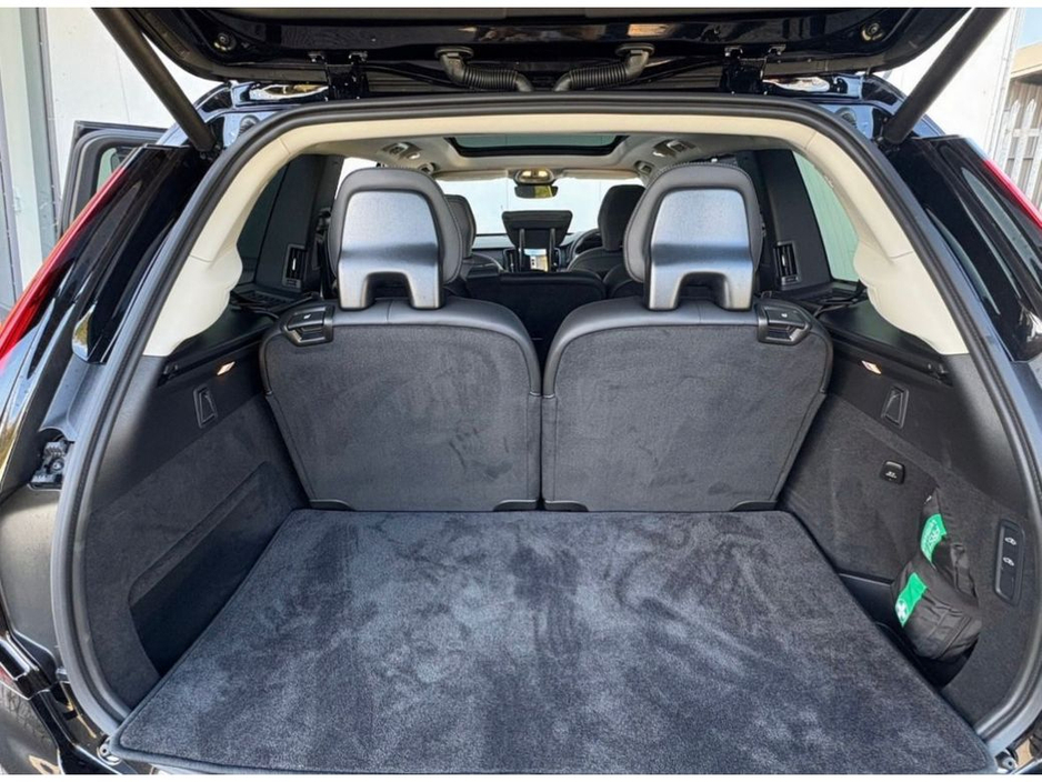 2025 Volvo XC90 T8 ULTRA DARK AWD