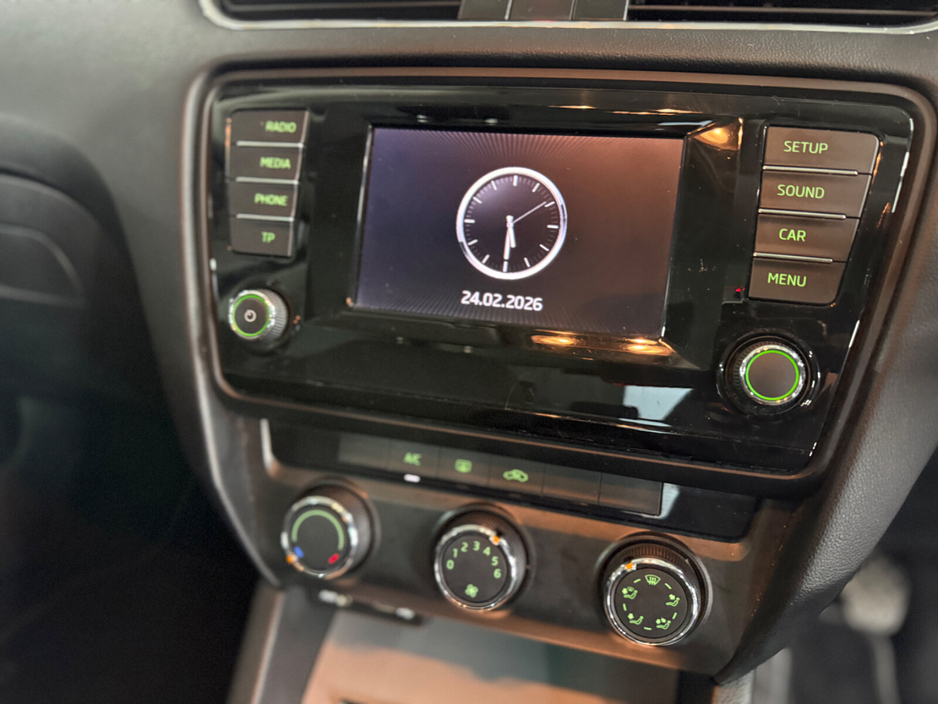 2015 Skoda Octavia - image 26