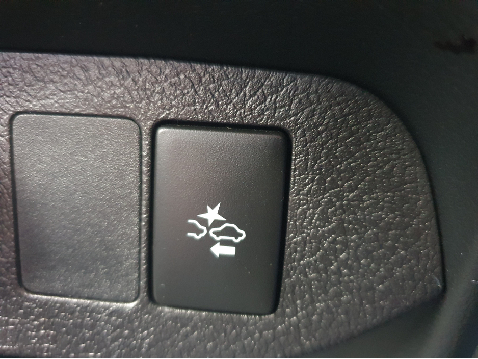 2018 Toyota Yaris - image 26