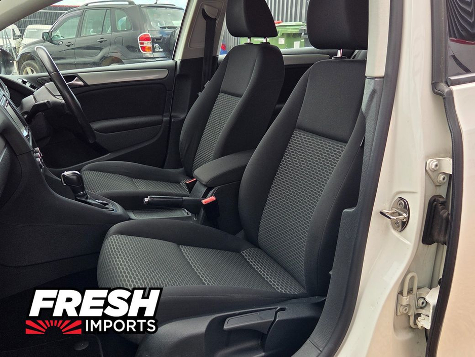 2013 Volkswagen Golf - image 10