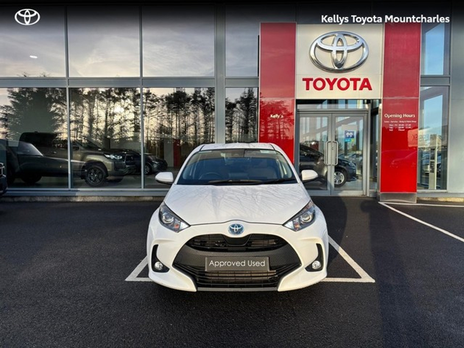 2024 Toyota Yaris YARIS 1.5 HYBRID LUNA
