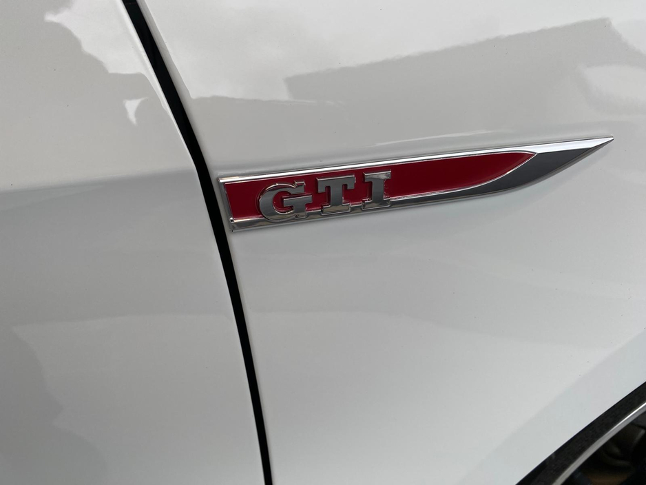 2016 Volkswagen Golf - image 15