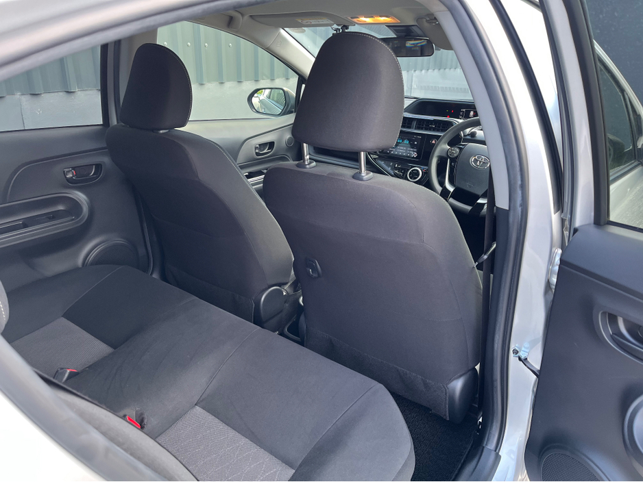 2020 Toyota Aqua - image 5