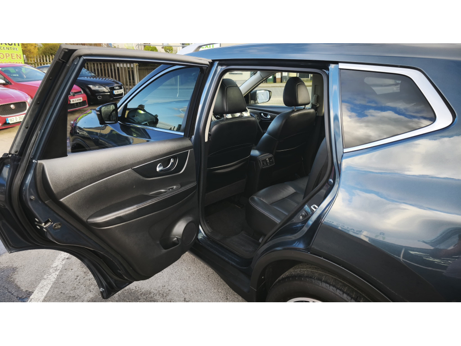 2014 Nissan X-Trail - image 15