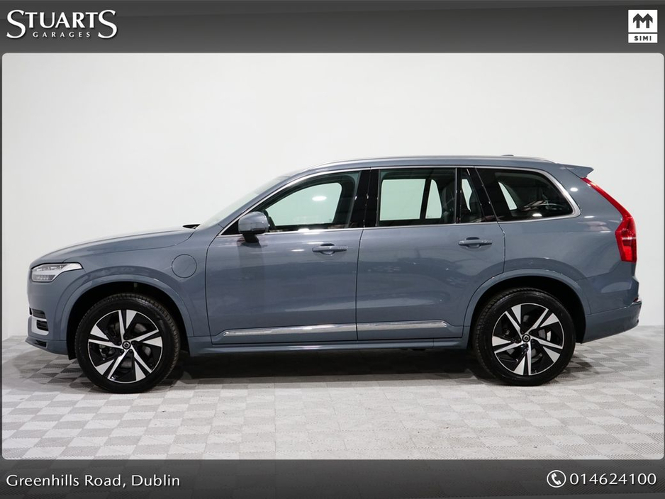 2023 Volvo XC90 - image 6