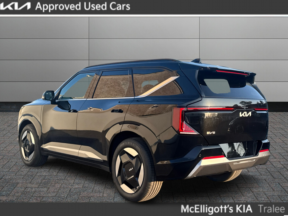 2026 Kia EV5 - image 2