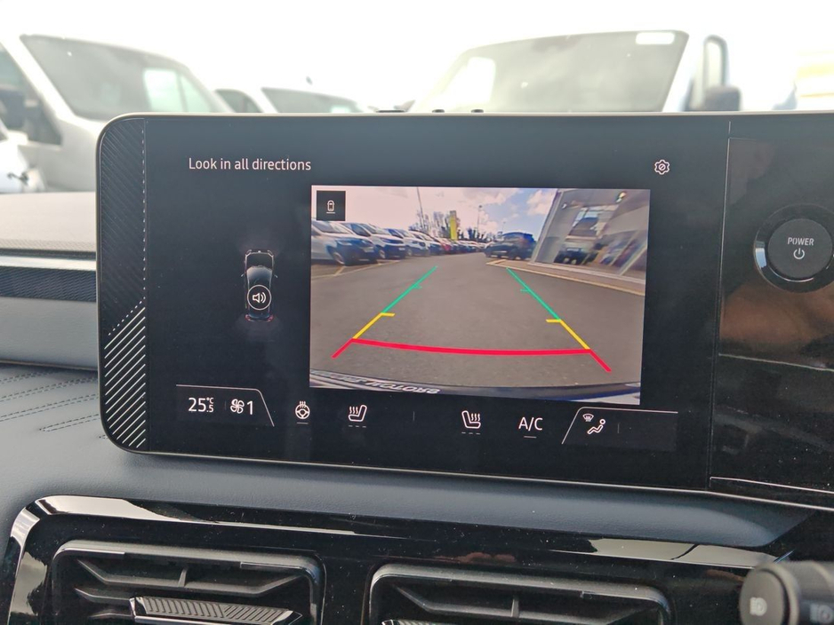 2026 Nissan Micra - image 13