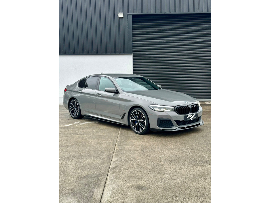 2021 BMW 5 Series - image 11