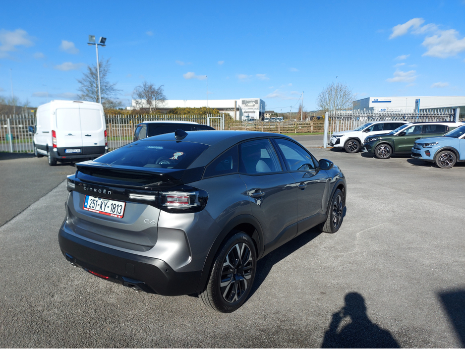 2025 Citroen C4 - image 5