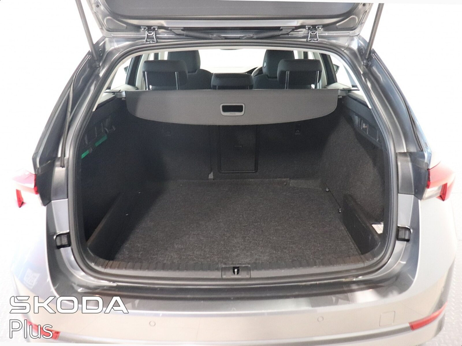 2022 Skoda Octavia - image 10