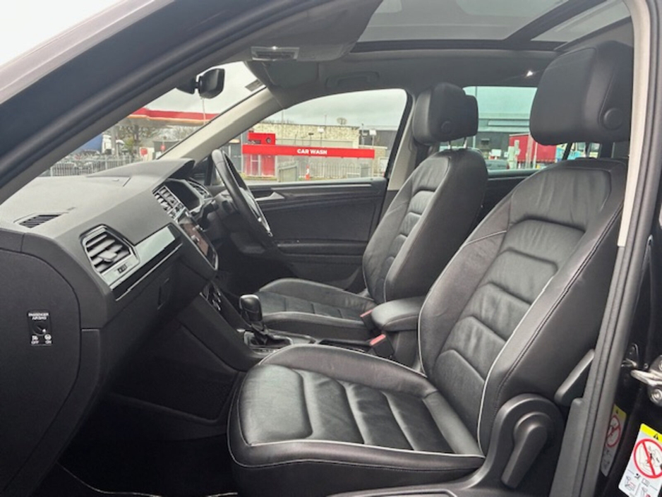 2020 Volkswagen Tiguan - image 14