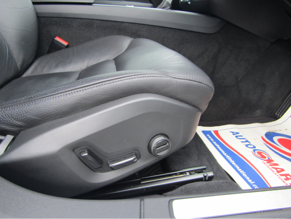 2020 Volvo V60 - image 12