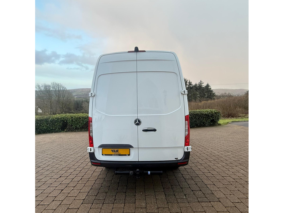 2021 Mercedes-Benz Sprinter - image 6