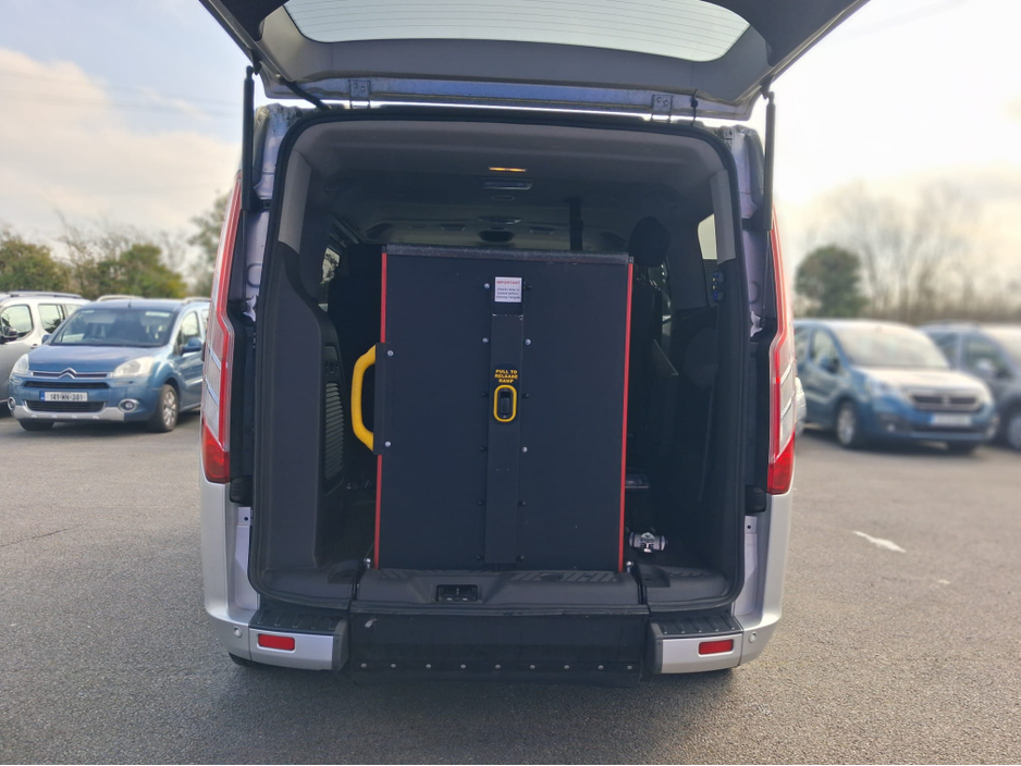 2018 Ford Tourneo - image 7